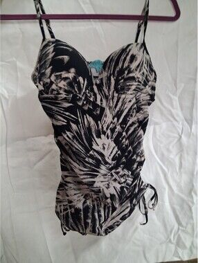 Love Your Assets Sara Blakely Tankini Swim Top Black White Push Up Small J2